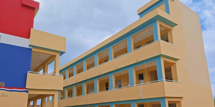 Nuevas escuelas en Río San Juan y Copeyito están listas para ser entregadas tras 14 años de espera