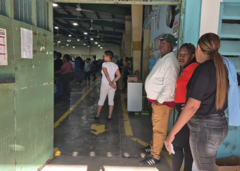 Obreros de zona franca en Villa Central, Barahona, protestan por falta de pago y suspensiones laborales – El Nuevo Diario (República Dominicana)