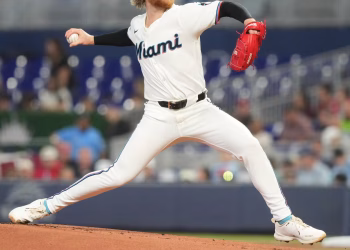 Owen Caissie suma 3 hits y 3 carreras impulsadas para ayudar a los Marlins a vencer 8-1 a los Rojos