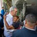 Presidente Abinader visita a Los Platanitos; instruye a la alcaldía trabajar en solución definitiva a la laguna que afecta la zona Presidente Abinader visita a Los Platanitos; instruye a la alcaldía trabajar en solución definitiva a la laguna que afecta la zona