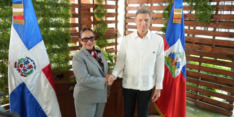 República Dominicana y Haití acuerdan reabrir espacio aéreo a partir de mayo