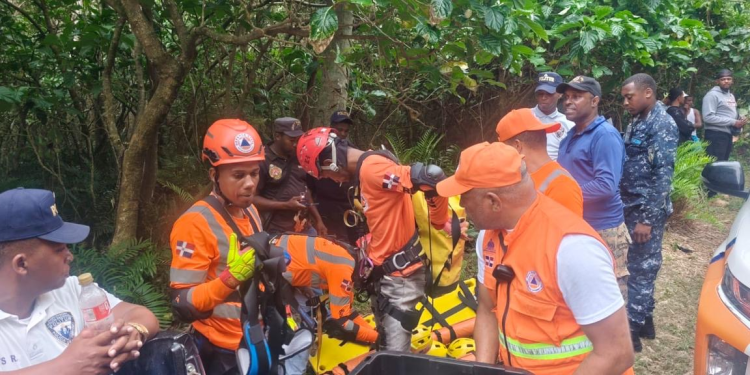 Rescatan con vida a mujer desaparecida en zona montañosa de Las Galeras – El Nuevo Diario (República Dominicana)
