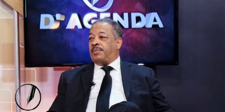 Roberto Rosario advierte si el gobierno no frena el dispendio de los recursos públicos que no cuente con la Fuerza del Pueblo