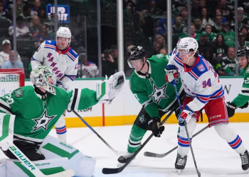 Robertson anota dos veces, Oettinger gana la blanqueada mientras los Stars vencen a los Rangers 2-0 y se hacen con el segundo lugar en Central