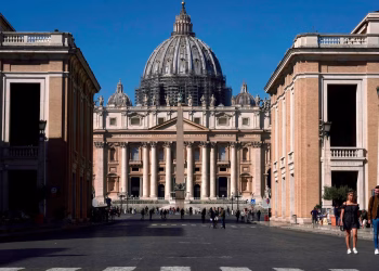Se vence el plazo del tribunal del Vaticano para que los fiscales depositen todas las pruebas en el juicio financiero