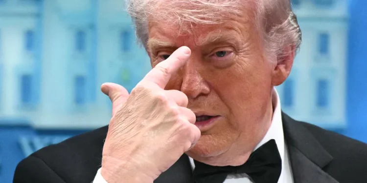 Siguen apareciendo vídeos de conspiración sobre el tiroteo de WHCD