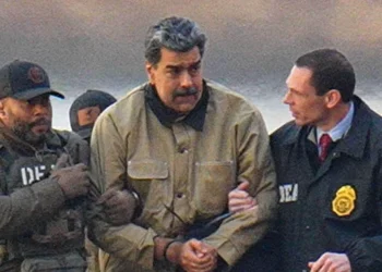 Soldado de las fuerzas especiales estadounidenses que ganó 409.000 dólares acusado de apostar a la destitución de Maduro antes de que se informara la redada