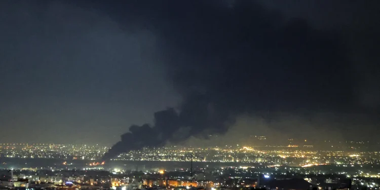 Son pocos los que ven que los objetivos de Estados Unidos se cumplan todavía en Irán; Los estadounidenses expresan preocupación y estrés en la encuesta de CBS News Son pocos los que ven que los objetivos de Estados Unidos se cumplan todavía en Irán; Los estadounidenses expresan preocupación y estrés en la encuesta de CBS News