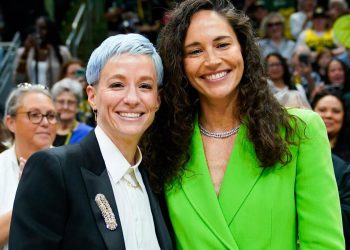 Sue Bird y Megan Rapinoe se separan y eliminan gradualmente su podcast