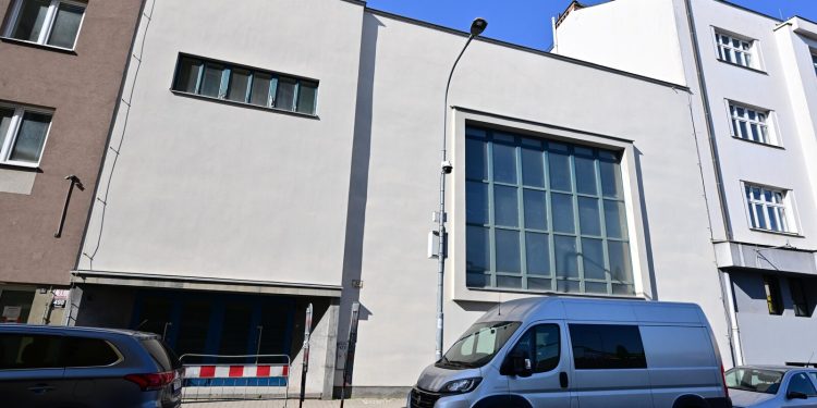 Tribunal checo condena a 7 años de prisión a un hombre por intento de incendio provocado en una sinagoga