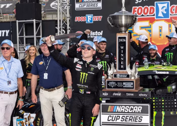 Ty Gibbs se divierte como nuevo ganador de la Copa NASCAR mientras intenta mantener su perfil bajo.