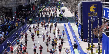 Un científico de multitudes está ayudando al maratón de Boston a gestionar un campo cada vez mayor de más de 30.000 corredores.