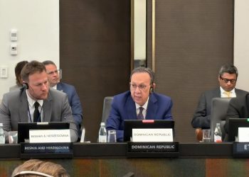 Valdez Albizu participa en la mesa redonda de alto nivel sobre fraude digital en los servicios financieros - PaginaUno.Do