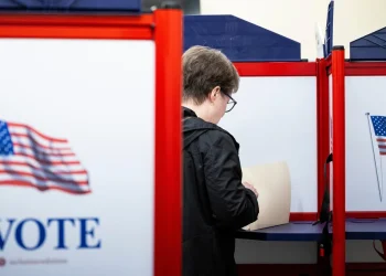 Virginia lleva las guerras de redistribución de distritos a los votantes mientras los demócratas buscan un mapa del Congreso 10-1