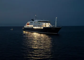 3 evacuados de un crucero contra hantavirus mientras España dice que atracará en las Islas Canarias a pesar de la oposición local