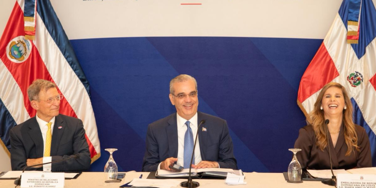 Abinader vende RD en Costa Rica mientras en casa nadie compra el cuento Abinader promueve a RD como destino clave para inversiones ante empresarios de Costa Rica – El Nuevo Diario (República Dominicana)