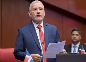 Antonio Taveras rompe con bloque del PRM y se declara senador independiente
