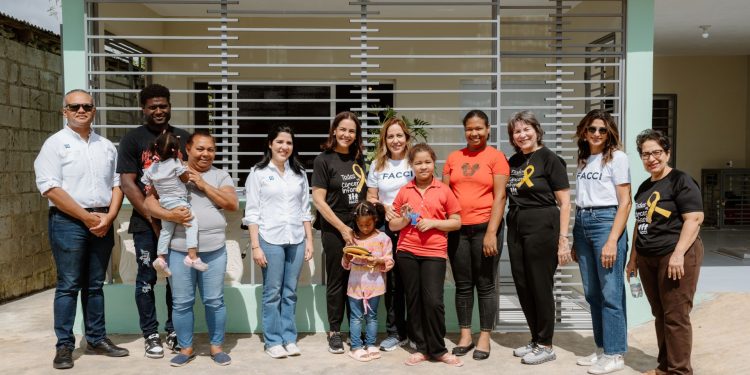 Banco Popular y FACCI entregan vivienda a niña paciente oncológica en Los Frailes