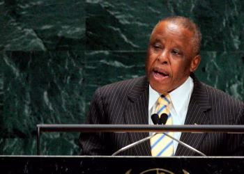 Botswana lamenta la muerte de Festus Mogae, el ex presidente que priorizó la lucha contra el VIH/SIDA