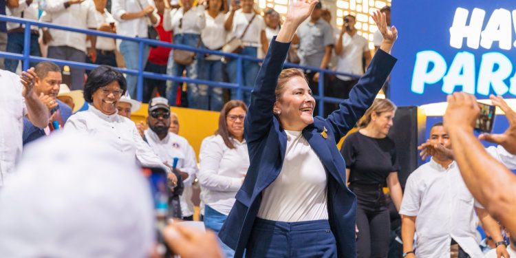 Carolina en Barahona: “seré candidata presidencial del PRM y en 2028 seré la presidenta de nuestro país”