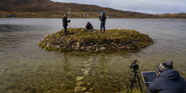 Científicos revelan un crannog neolítico en Escocia con tecnología 3D Científicos revelan un crannog neolítico en Escocia con tecnología 3D