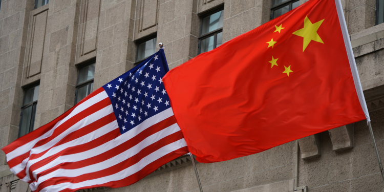 Cómo China desplaza a EE.UU. del liderazgo global, según analistas internacionales
