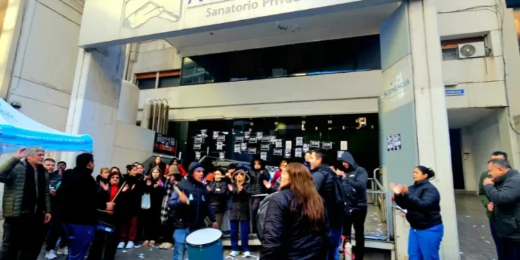 Córdoba: empleados de sanidad iniciaron un paro de 48 horas en diferentes centros médicos