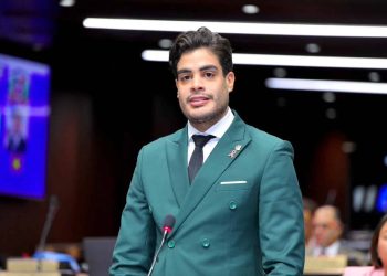 Diputado Bray Vargas anuncia su retiro del modelaje