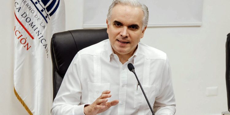 Educación regula uso de celulares y pantallas en los centros educativos públicos y privados del país
