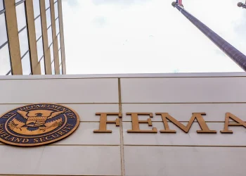El Consejo de Revisión de FEMA designado por Trump propone un importante rediseño de la función federal de respuesta a desastres