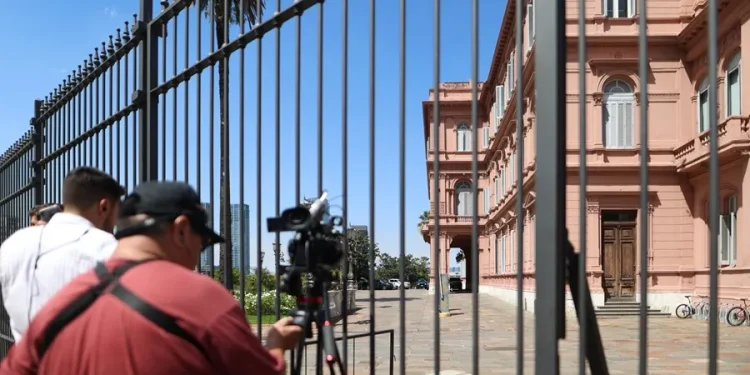 El Gobierno de Milei impone restricciones a periodistas
