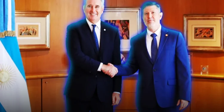 El Gobierno reforzó la coordinación entre la SIDE y la Cancillería para proteger a los argentinos El Gobierno reforzó la coordinación entre la SIDE y la Cancillería para proteger a los argentinos