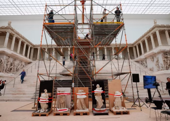 El Museo de Pérgamo de Berlín reabrirá sus puertas a mediados de 2027 a medida que avanza una larga restauración