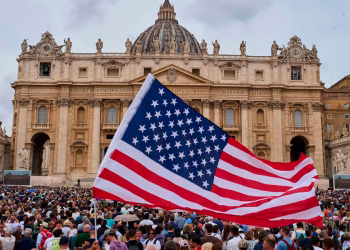 El Papa León XIV buscó un papel pastoral en el primer año, pero intervino el enfrentamiento con Trump