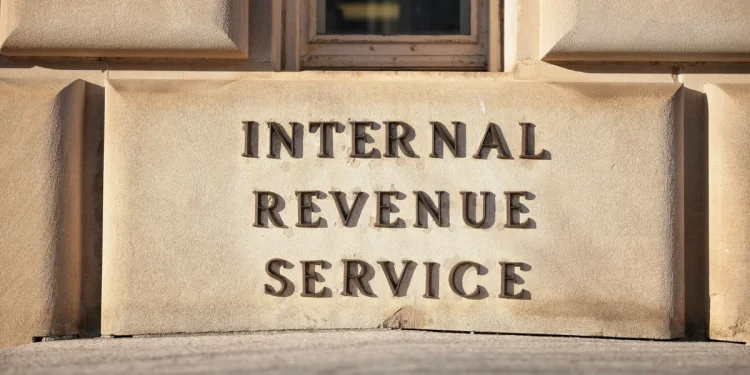 El acuerdo del Departamento de Justicia con Trump prohíbe al IRS tomar medidas contra él por declaraciones de impuestos antiguas