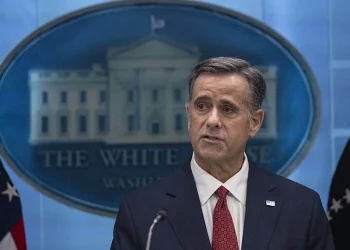 El director de la CIA, John Ratcliffe, realiza un inusual viaje a Cuba mientras la nación insular enfrenta una crisis energética