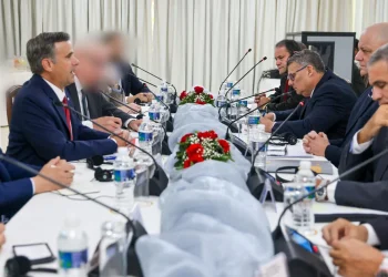El director de la CIA llevó al líder paramilitar involucrado en la captura de Maduro a una reunión en Cuba, dicen fuentes