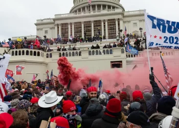 El fondo de más de 1.700 millones de dólares de Trump provoca prisa por capitalizar: "Todos los partidarios del J6 se postularán"