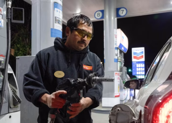 El impuesto a la gasolina de los demócratas de Oregón que se utilizó para mejorar las carreteras podría provocar un bache