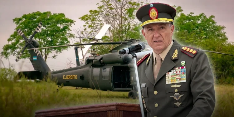 El jefe del Ejército confirmó el interés de Argentina por incorporar helicópteros UH-60 Black Hawk El jefe del Ejército confirmó el interés de Argentina por incorporar helicópteros UH-60 Black Hawk