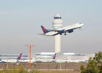 El nuevo sitio tiene como objetivo rastrear $12.5 mil millones en actualizaciones del sistema de control de tráfico aéreo