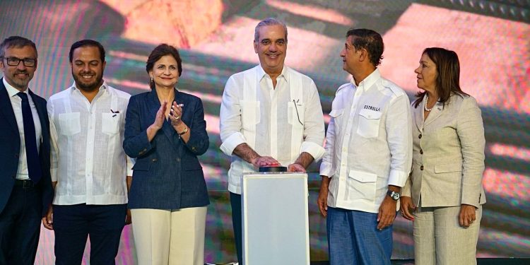 Empresario Manuel Estrella destaca estabilidad económica, crecimiento sostenido y confianza para invertir en el país durante la inauguración de EcoAcero en SPM
