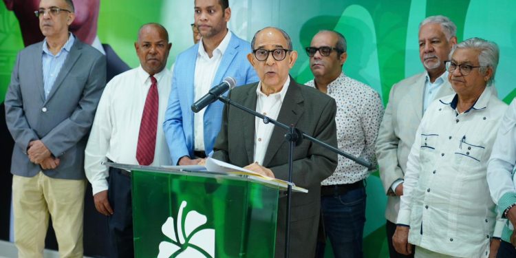 FP acusa al PRM de convertir la excepción en regla para contratar obras millonarias y evadir controles