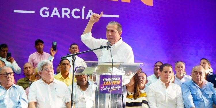 Francisco Javier García moviliza multitud en Santiago y fortalece su proyecto presidencial Francisco Javier García moviliza multitud en Santiago y fortalece su proyecto presidencial