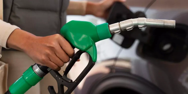 Gasolina premium y el gasoil óptimo recibirán reajustes al alza de RD$9.00 cada uno y la gasolina y el gasoil regular de RD$7.00
