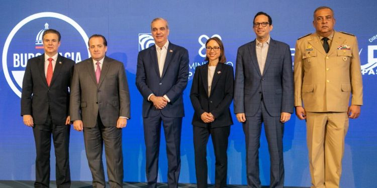 Gobierno presenta nuevo sistema de Permiso de Salida de Menor 100 % digital; servicio estará gratuito hasta el 28 de junio Gobierno presenta nuevo sistema de Permiso de Salida de Menor 100 % digital; servicio estará gratuito hasta el 28 de junio