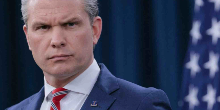 Hegseth castigó al Reino Unido por no apoyar la guerra contra Irán y lo excluyó de la lista de aliados clave de EEUU