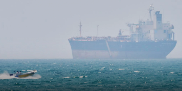 Irán secuestró un buque que estaba anclado en las costas de los Emiratos Árabes Unidos Irán secuestró un buque que estaba anclado en las costas de los Emiratos Árabes Unidos