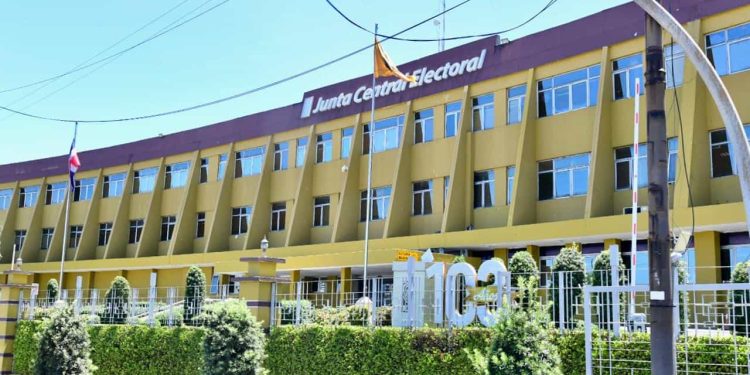JCE advierte reducción de fondos a partidos afecta democrática JCE advierte reducción de fondos a partidos afecta democrática