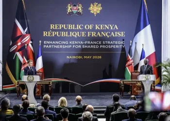 Kenia y Francia inauguran cumbre con treinta mandatarios